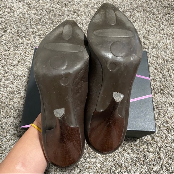 Vince Camuto tumbled leather heel 6.5 - Picture 5 of 5